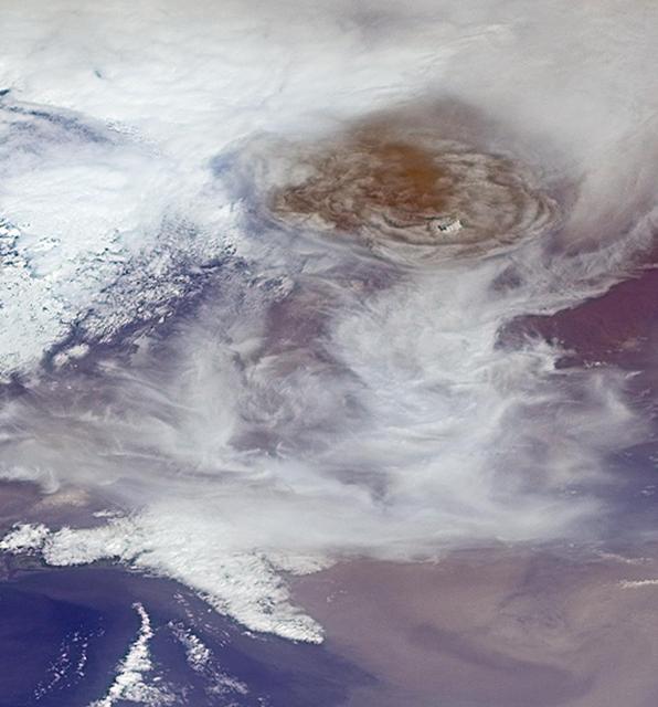 NASA image: Gr&iacute;msv&ouml;tn Volcano Injects Ash into the Stratosphere