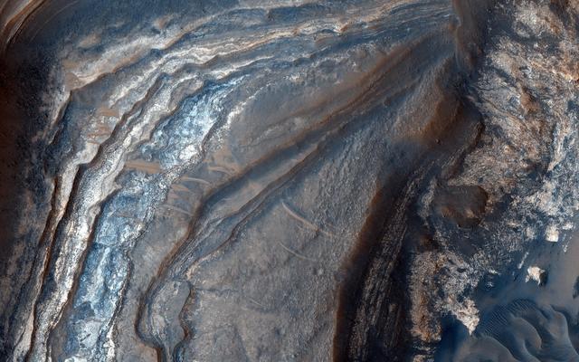 NASA image: Light-Toned Layering in a Labyrinthus Noctis Pit