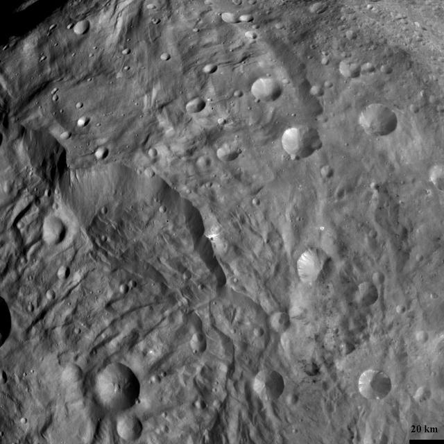 NASA image: Complex Structures in Vesta South Polar Region