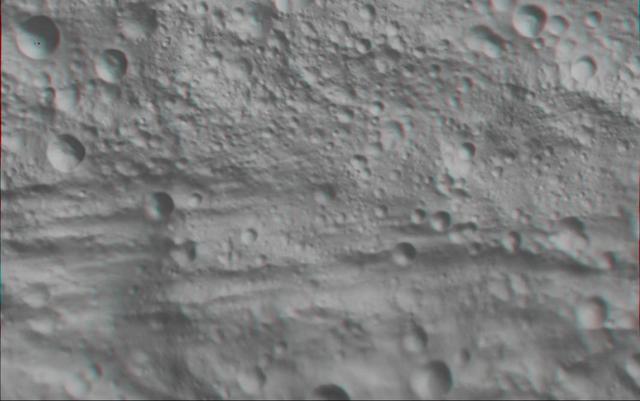 NASA image: Anaglyph Image of Vesta Equatorial Region II
