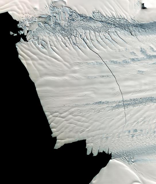 NASA image: NASA Spacecraft Images Massive Crack in Antarctica Pine Island Glacier