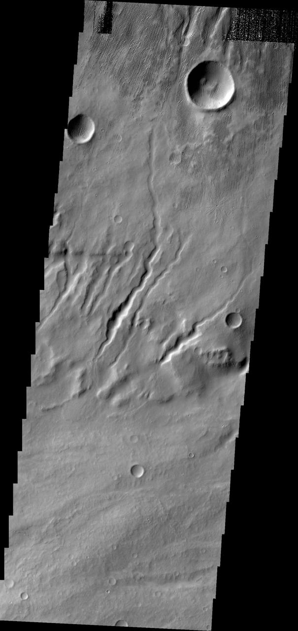 Apollineris Mons