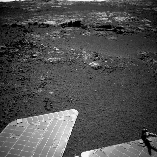 Outcrop Beckoning Opportunity, Sol 3057