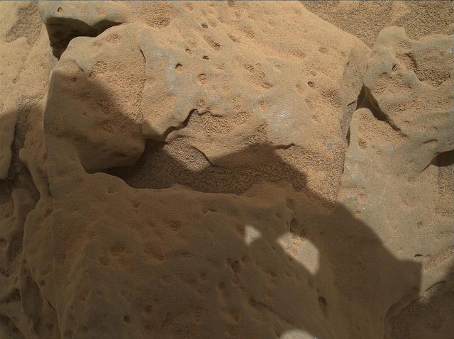 NASA image: Rock Burwash Near Curiosity, Sol 82