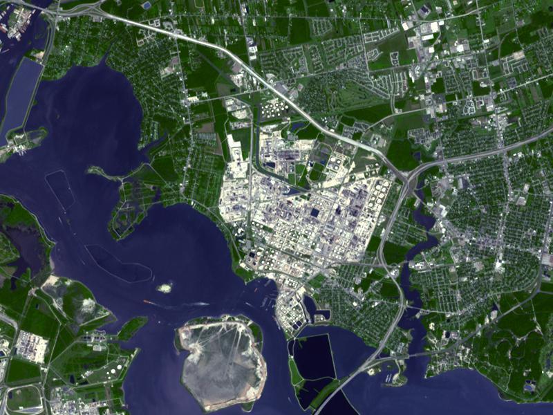 Acquired by NASA Terra spacecraft, this image shows ExxonMobil Baytown refinery in Texas. With a refining capacity of over 560,000 barrels per day, it is the largest refinery in the United States.