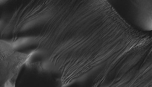 NASA image: Linear Gullies Inside Russell Crater, Mars