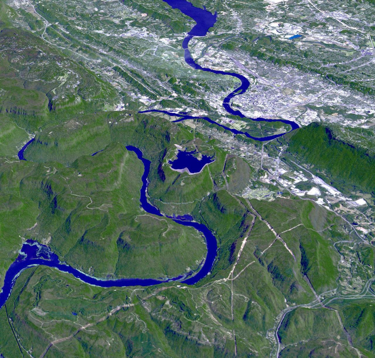 This image, acquired by NASA Terra spacecraft, shows the mountains of Chattanooga, Tennessee.