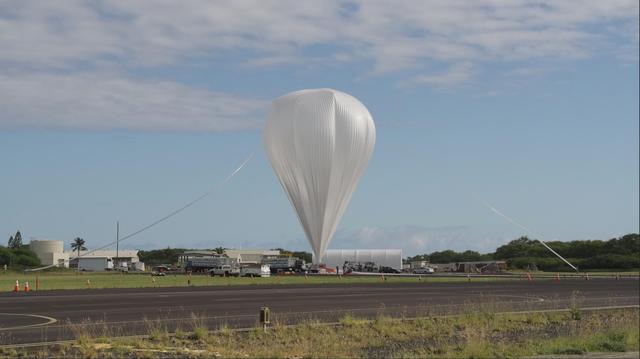 Crews from the Columbia Scientific Balloon Facility prepare the balloon for flight for the 2014 NASA Low-Density Supersonic Decelerator test from the U.S. Navy Pacific Missile Range Facility on Kauai, Hawaii.