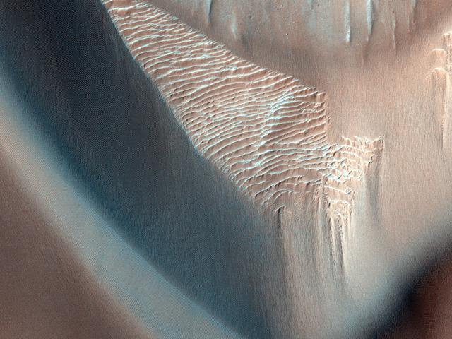 NASA image: Olivine-Bearing Dune Fields and Wall Rock in Coprates Chasma