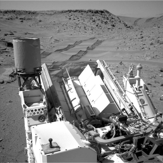 NASA image: Curiosity Making Headway West of Dingo Gap