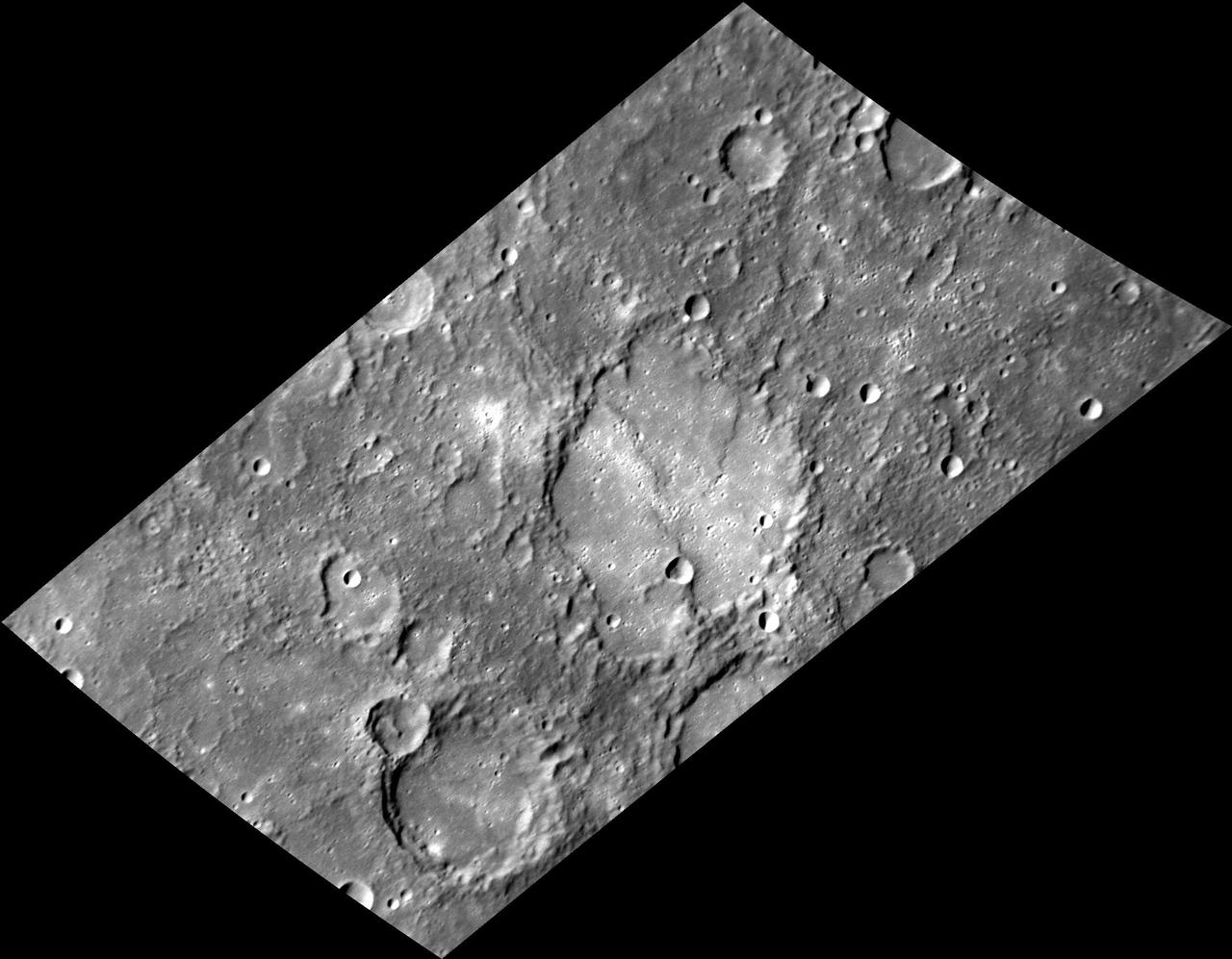 Sculpted Rim and Floor