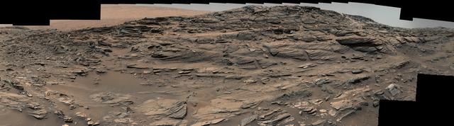 NASA image: Vista from Curiosity Shows Crossbedded Martian Sandstone