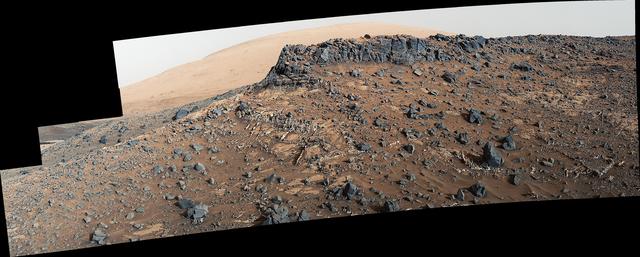 NASA image: Veiny Garden City Site and Surroundings on Mount Sharp, Mars