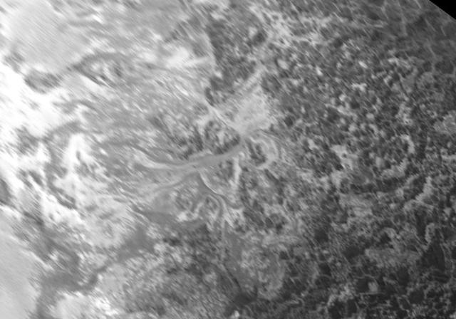 NASA image: Intricate Valley Glaciers on Pluto