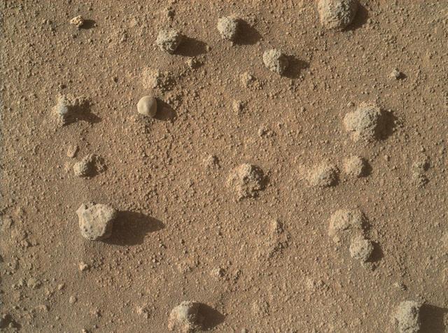 NASA image: Nodules of Cemented Sand Grains Within Martian Sandstone