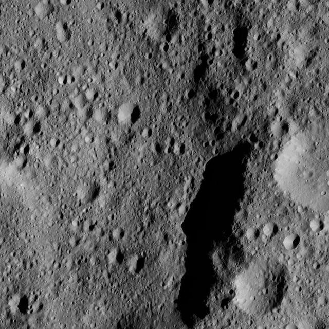 NASA image: Dawn LAMO Image 168