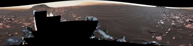 NASA image: 'Nathan Bridges Dune' on a Martian Mountain