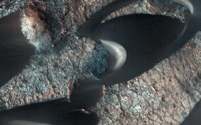 NASA image: A Dune Field Near Nili Patera