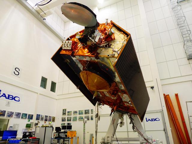 NASA image: Sentinel-6A in Its Clean Room