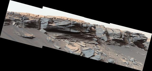NASA image: Curiosity Finds Nodules near the Top of Pediment Slope