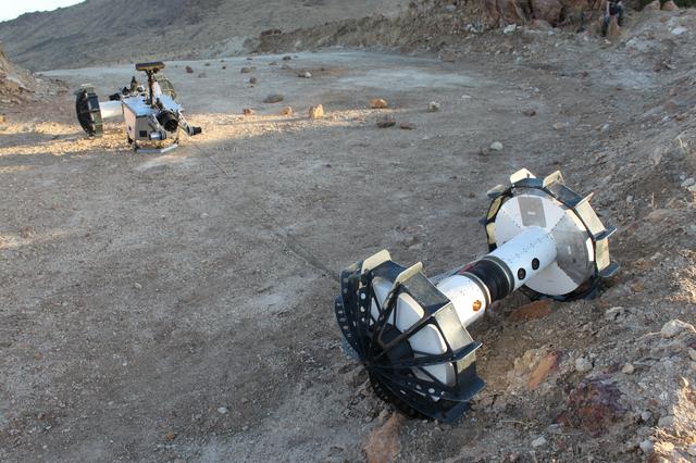 NASA image: DuAxel Undocks a Tethered Axel to Explore a Steep Slope