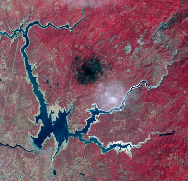 NASA image: Lake Oroville, CA, 2014
