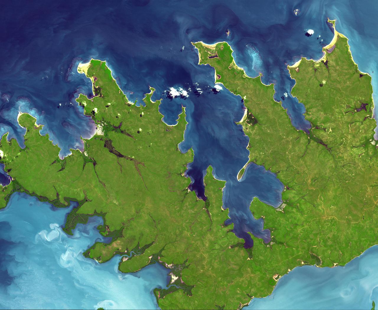 At the northern tip of Northern Territory, Australia, the Garig Gunak Barlu National Park spans the entire Cobourg Peninsula. Nearly the whole peninsula is Aboriginal land, and the park is managed as a sanctuary under the direction of traditional Aboriginal landowners. The first wetlands to be declared "Wetlands of International Importance" by the Ramsar Convention on Wetlands International Treaty are located in this park. The image was acquired April 12, 2016, covers an area of 48.2 by 58.6 km, and is located at 11.3 degrees south, 132.2 degrees east.   https://photojournal.jpl.nasa.gov/catalog/PIA24732