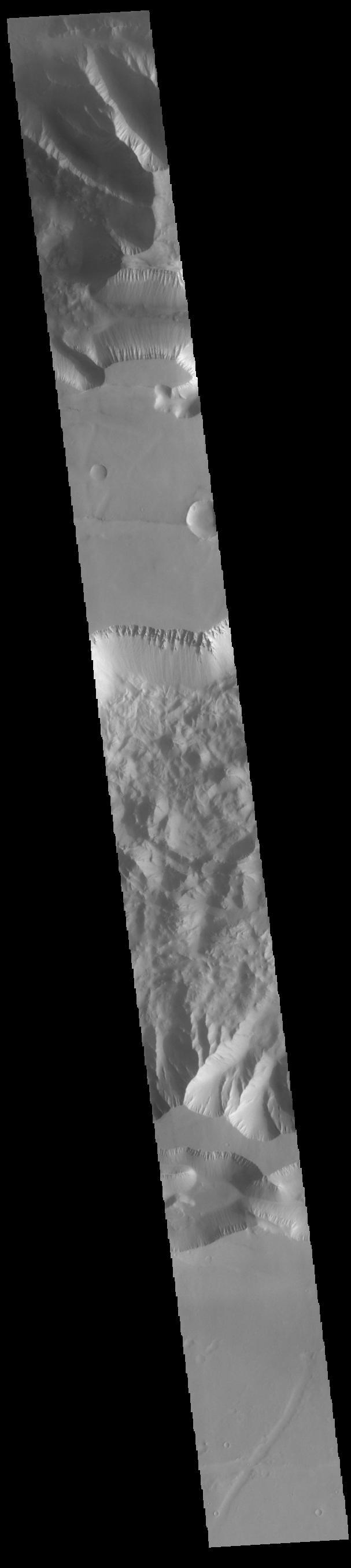 NASA image: Ius and Tithonium Chasmata
