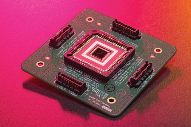 NASA image: DSOC's Downlink Detector Prototype