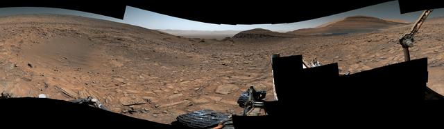 NASA image: Curiosity Views a Crater at 'Jau'