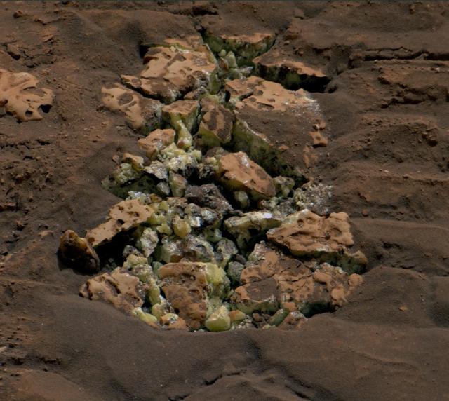 NASA image: Curiosity Views Sulfur Crystals Within a Crushed Rock