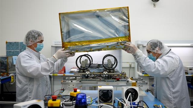 NASA image: Packing Up a CADRE Rover