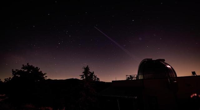 NASA image: Timelapse of JPL's Table Mountain Facility Beaming Laser Beacon to Psyche