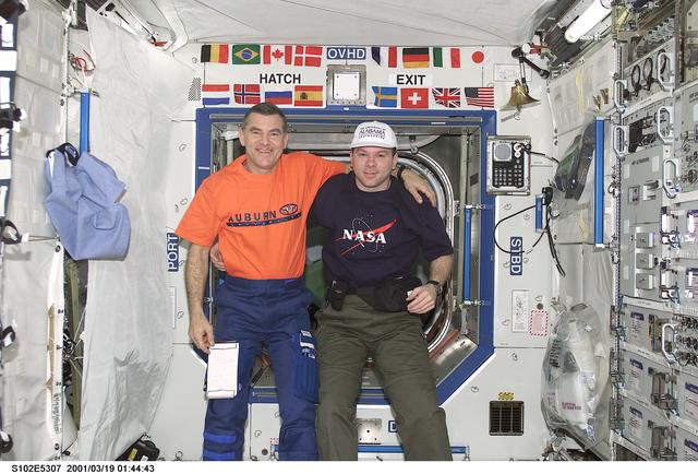 NASA image: Voss and Kelly in the Laboratory