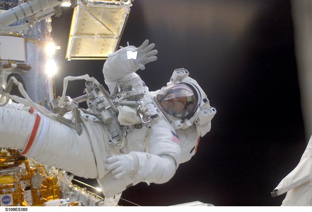 NASA image: STS-109 MS Grunsfeld during  third EVA