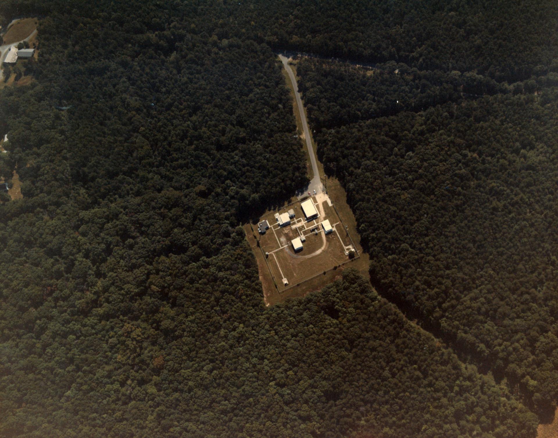 Aerial photograph from 1984 showing buildings at Area 400, a portion of the campus of NASA's Goddard Space Flight Center in Greenbelt, Md. 