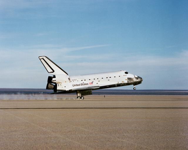 NASA image: STS-27 Atlantis, OV-104, lands at Edwards Air Force Base (EAFB), California