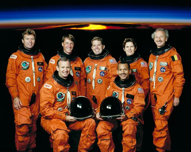 NASA image: Official portrait of the STS-45 Atlantis, OV-104, crewmembers