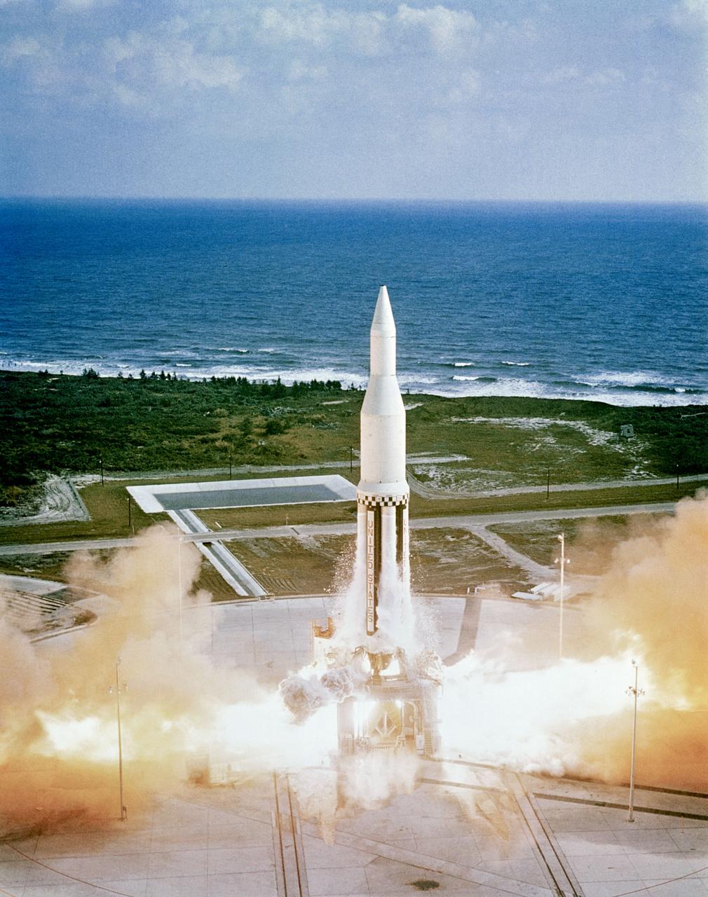 S62-05104 (14 September 1962) --- Artist's concept of a Saturn launch.