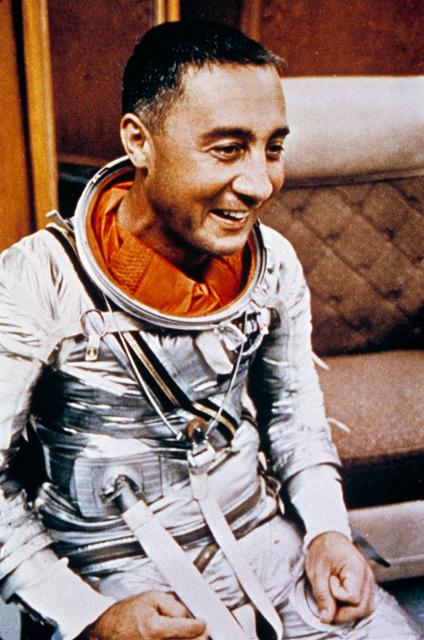 NASA image: ASTRONAUT VIRGIL I. GRISSOM - SUIT