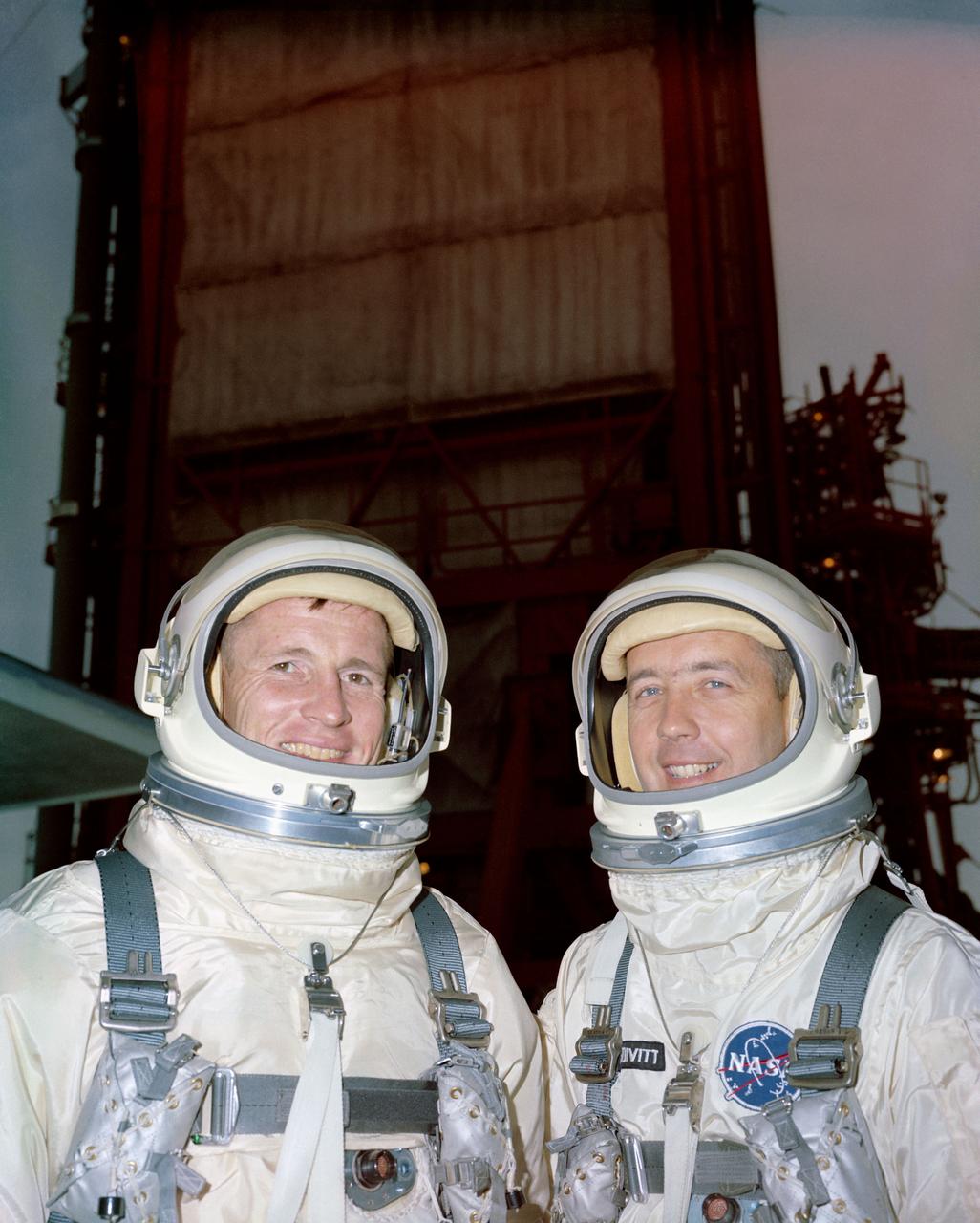 S65-19528 (1 June 1965) --- Astronauts Edward H. White II (left), Gemini-Titan 4 pilot; and James A. McDivitt, command pilot.    EDITOR?S NOTE: Astronaut White died in the Apollo 1/Saturn 204 fire at Cape Kennedy on Jan. 27, 1967.