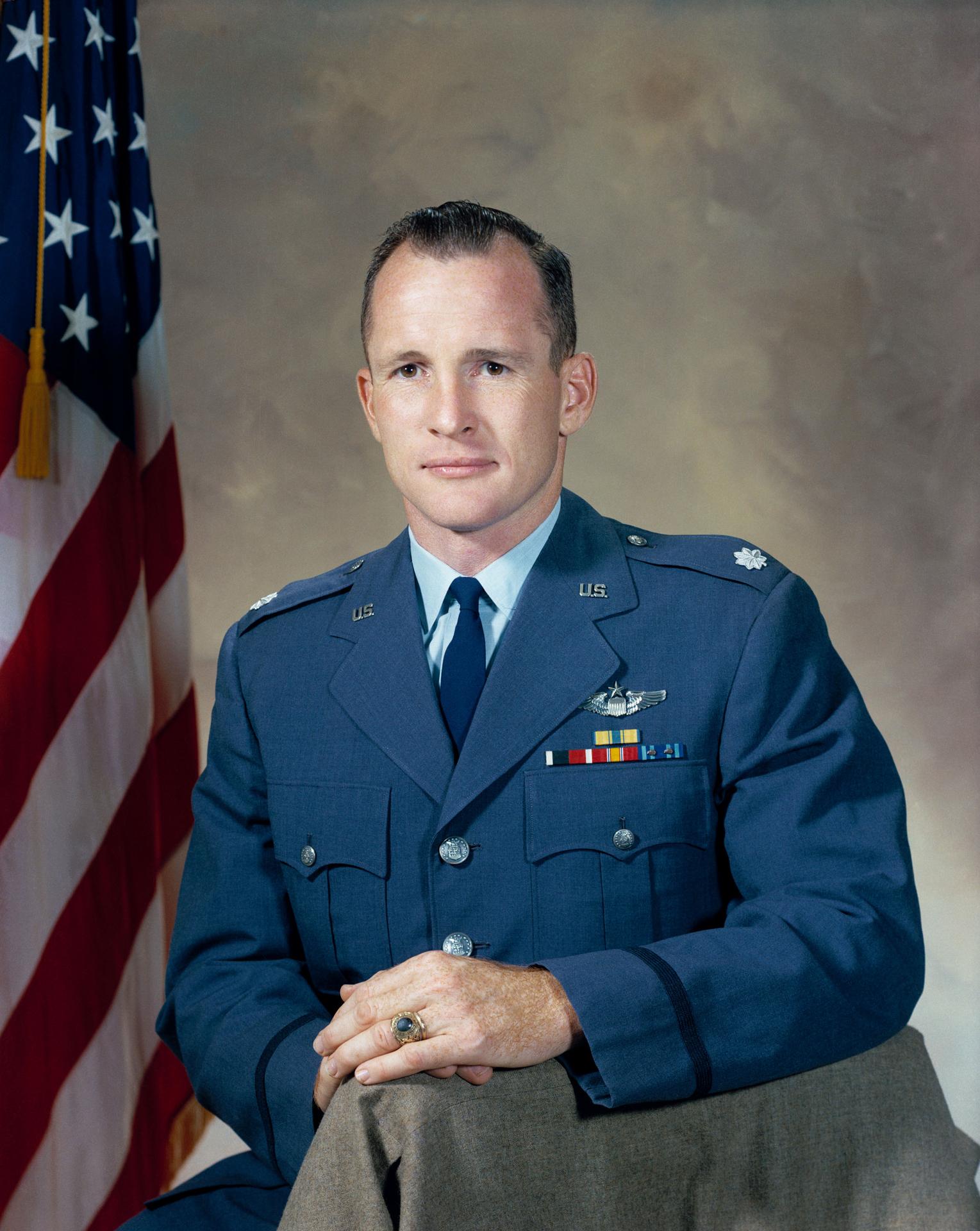 Official NASA portrait of astronaut Ed White.