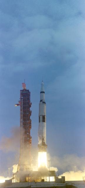 NASA image: APOLLO X - LAUNCH - PAD 39B - KSC 