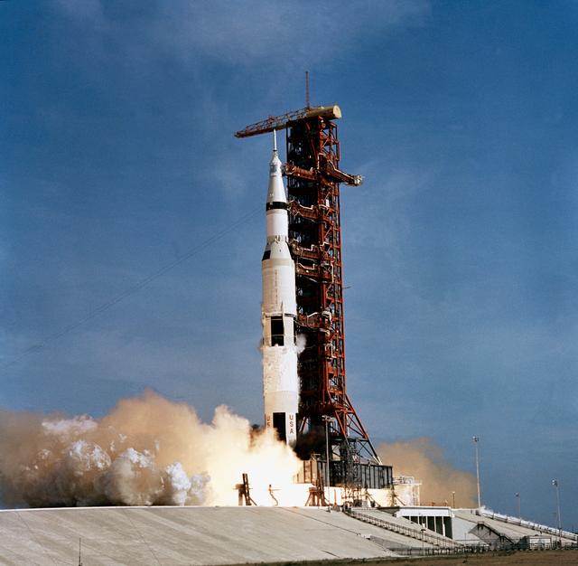 NASA image: APOLLO XI - LAUNCH - PAD 39A - KSC
