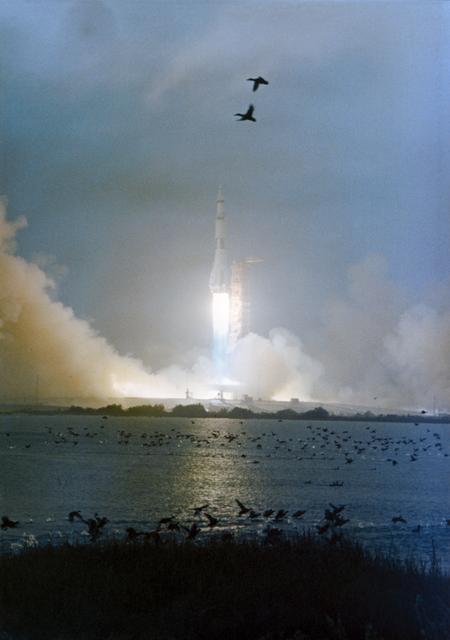 NASA image: APOLLO XII - LAUNCH DAY ACTIVITIES - LAUNCH COMPLEX 39A - KSC