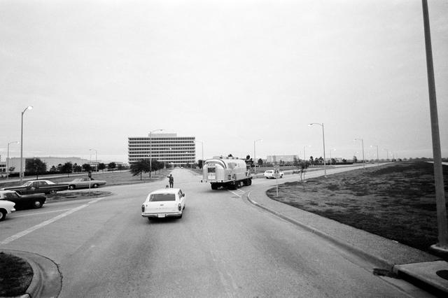 NASA image: Mobile Quarantine Facility (MQF) - Arrival - Ellington AFB (EAFB), TX