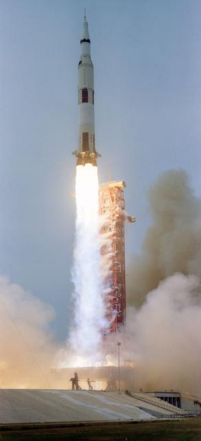 NASA image: LAUNCH - APOLLO XIII - LUNAR LANDING MISSION - KSC