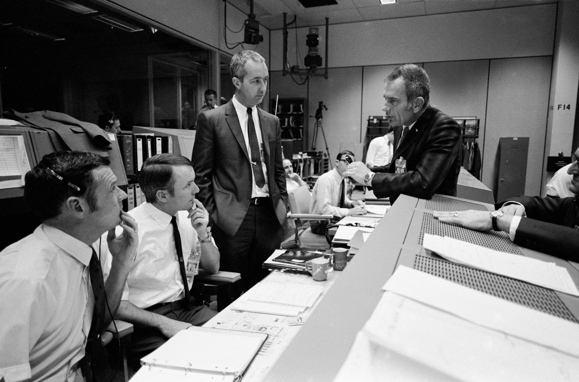 Discussion in the Mission Operations Control Room (MOCR) dealing with the Apollo 13 crewmen during their final day in space
