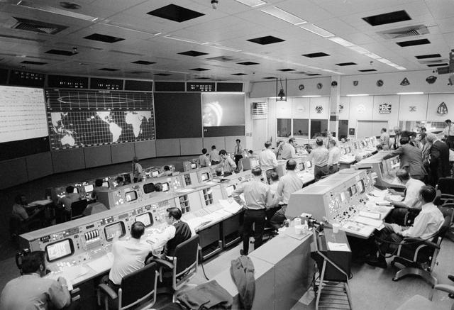 NASA image: Overall view of Mission Control Center during Apollo 14