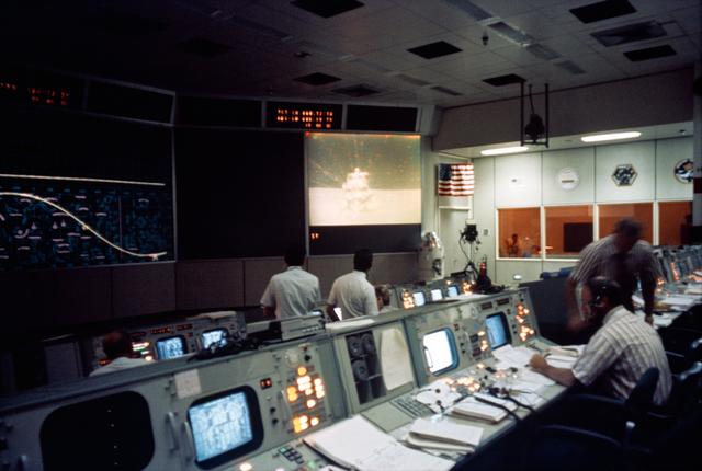 NASA image: Mission Control Center (MCC): Apollo XV - MSC